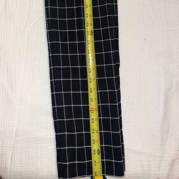 Ann Taylor Factory Straight Pants Windowpane Plaid Black White Size 4 NWT - Picture 6 of 6